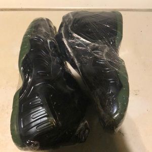 Nike Air Foamposite Size 7